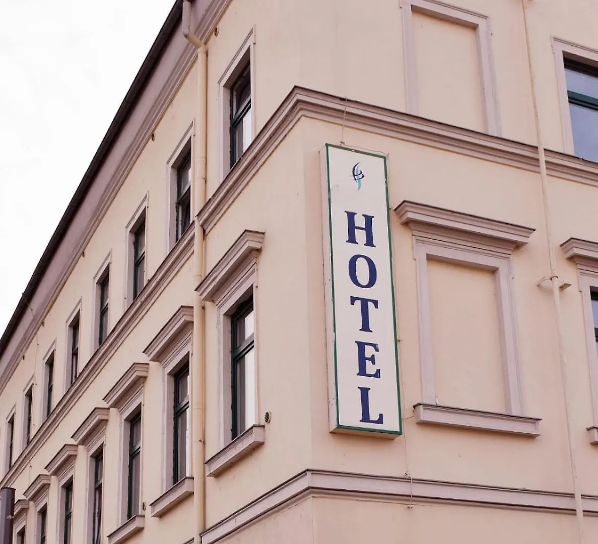 Hotel New Town contacts